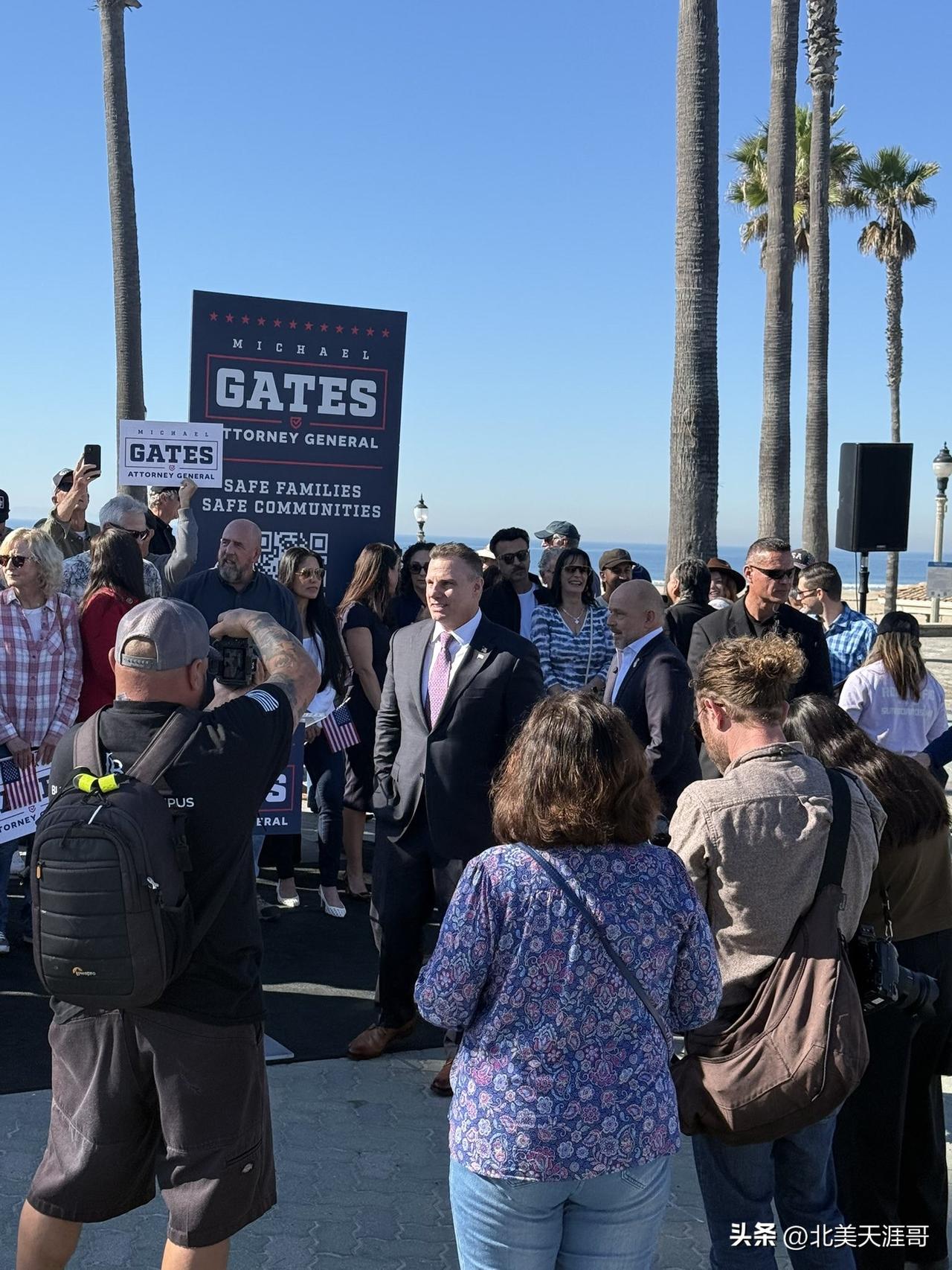 迈克.盖茨宣布竞选加州总检察长


    迈克是共和党人，前亨廷顿海滩市检察官