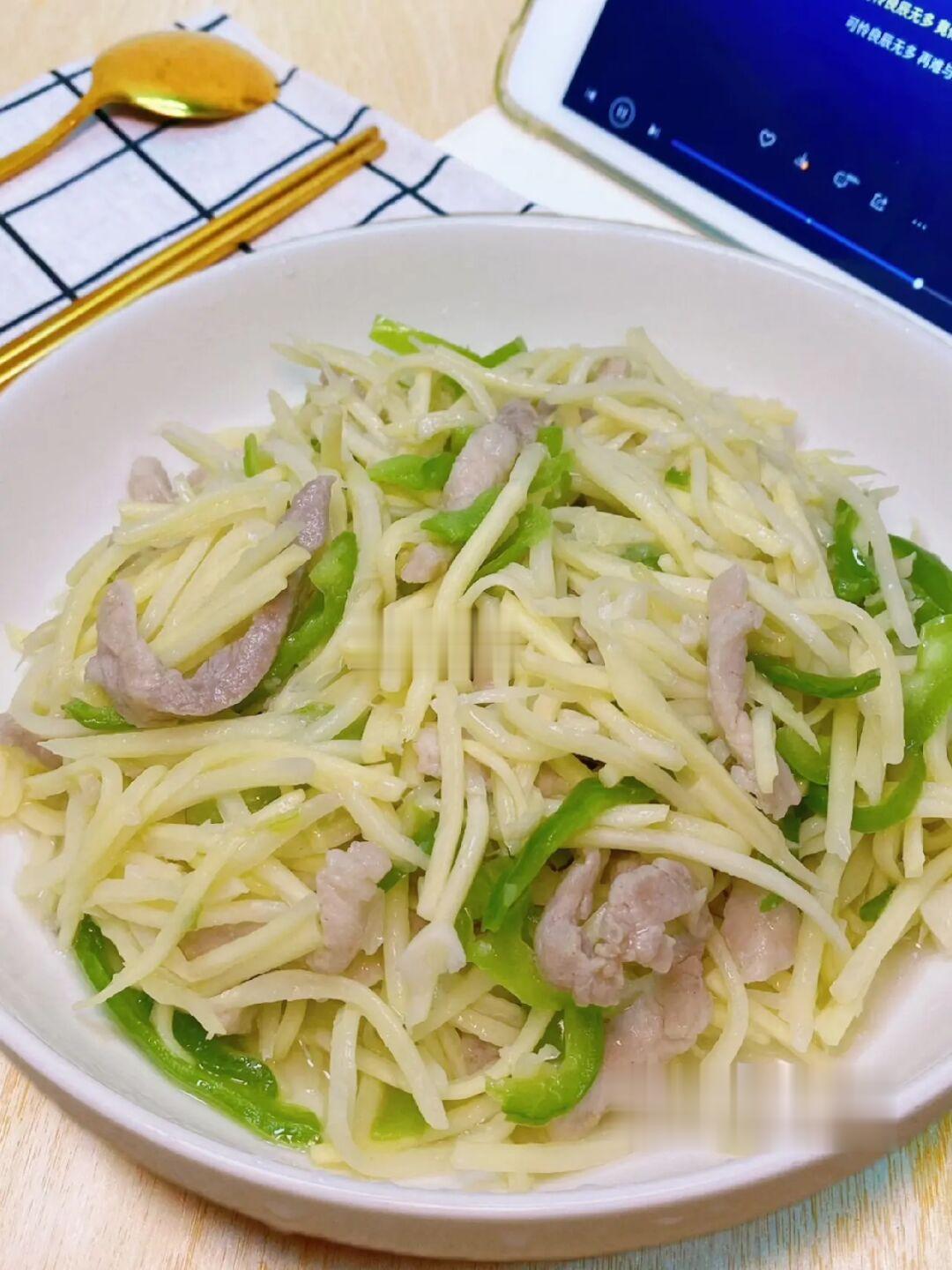 💫清淡饮食蕞养人，秋天茭白水嫩，吃它正当时
