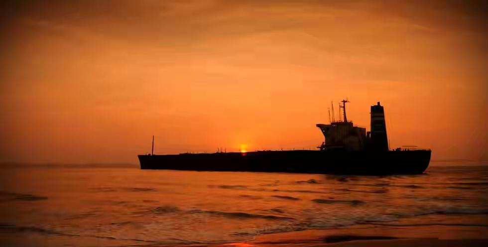 波斯湾局势告急，美俄伊激烈角力，白宫刚想出手普京直接划红线