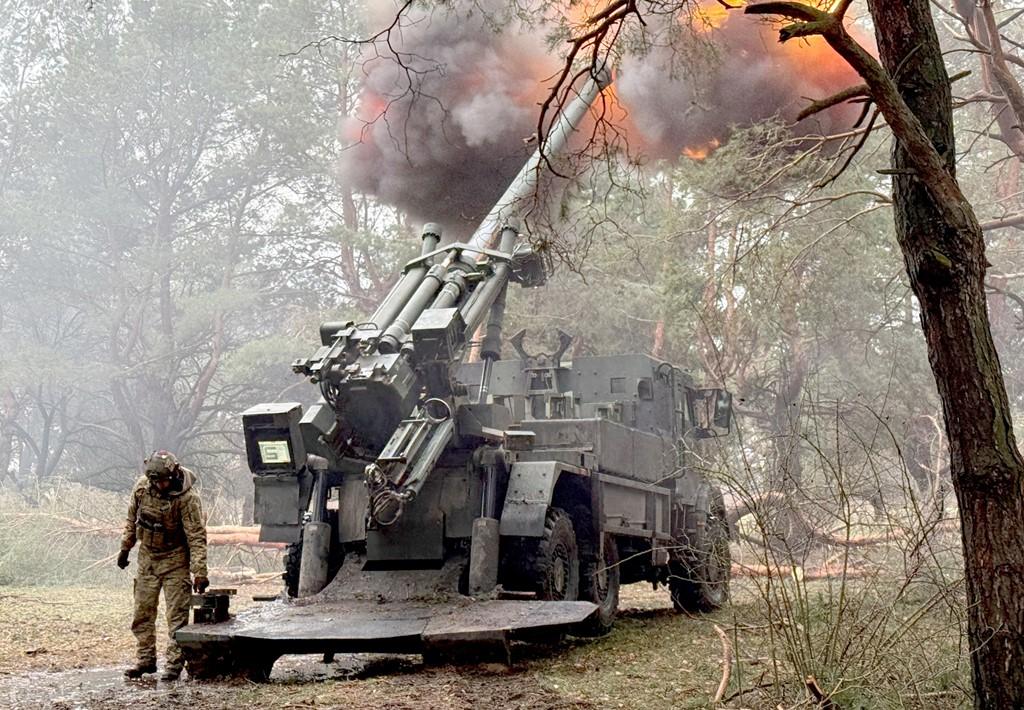 随着基辅、莫斯科和美国代表团准备明天举行新一轮三方和谈，乌克兰地面战斗仍在激烈进