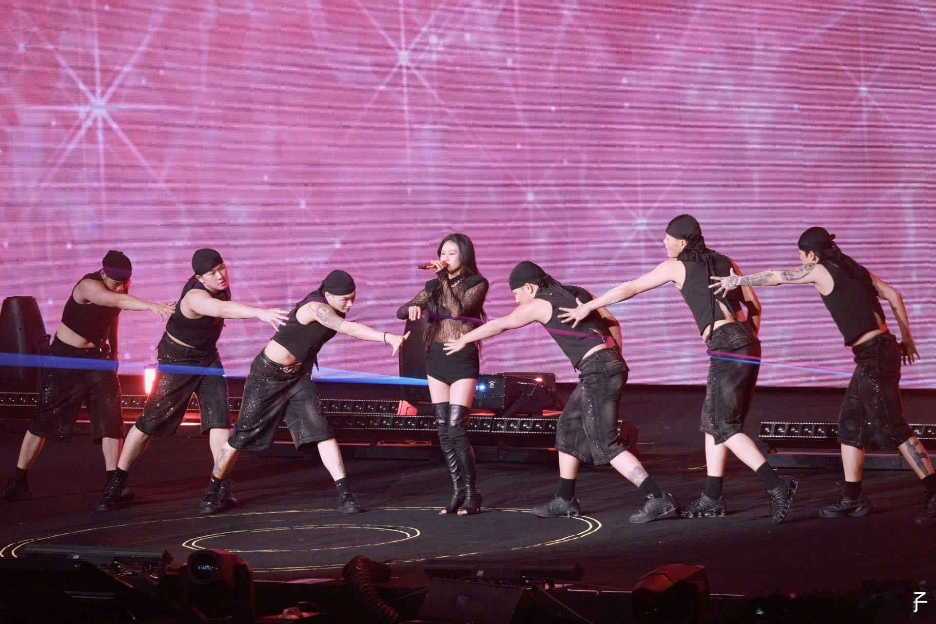 袁娅维月亮撒野巡演内地收官袁娅维杭州演唱会要和我们大家正式见面了，看到这一次的收