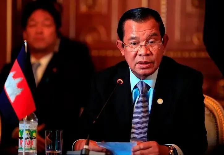 洪森这波亏大了，不仅跟他信的兄弟情没了，还招致了泰国的迎面痛击。洪森的算计其实谁