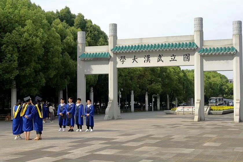 武大不应对校友余某施加双重伤害自我保护意识太强了！相信很多人和我一样，它不发声还