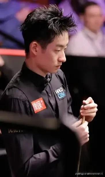 北京时间9月11日凌晨，2026斯诺克英格兰公开赛结束一场1/8决赛的争夺。2个