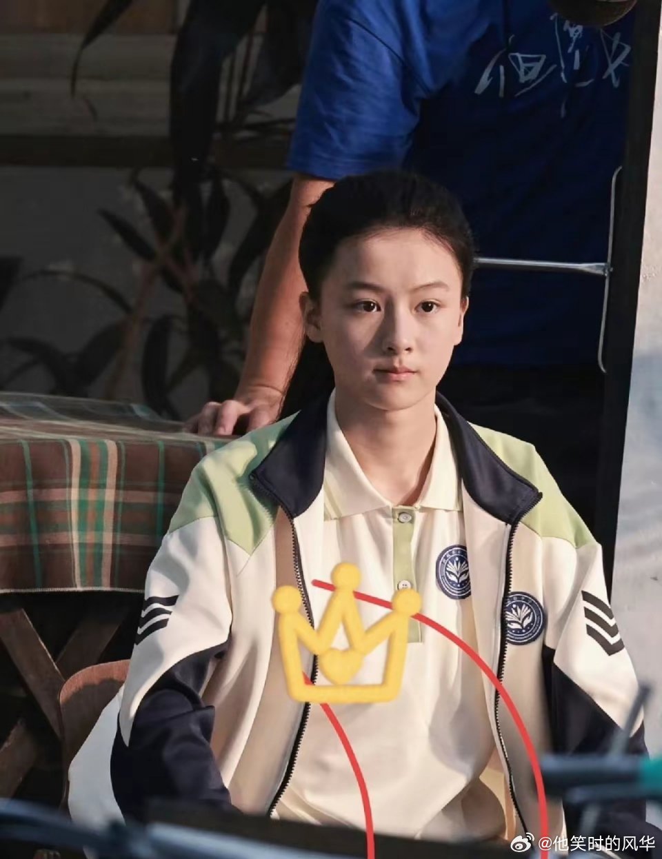 七七赵钰琪新剧《但愿人长久》的现场路透出炉，不愧是素人飞升代表，流程是真快，都有