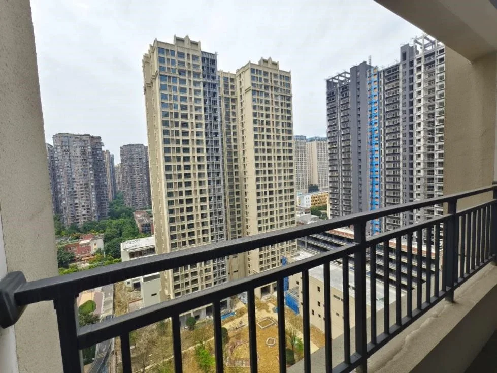 天府天玺-嘉悦汇37套住宅集体转让，起拍价2.4万，总价195万起步！...