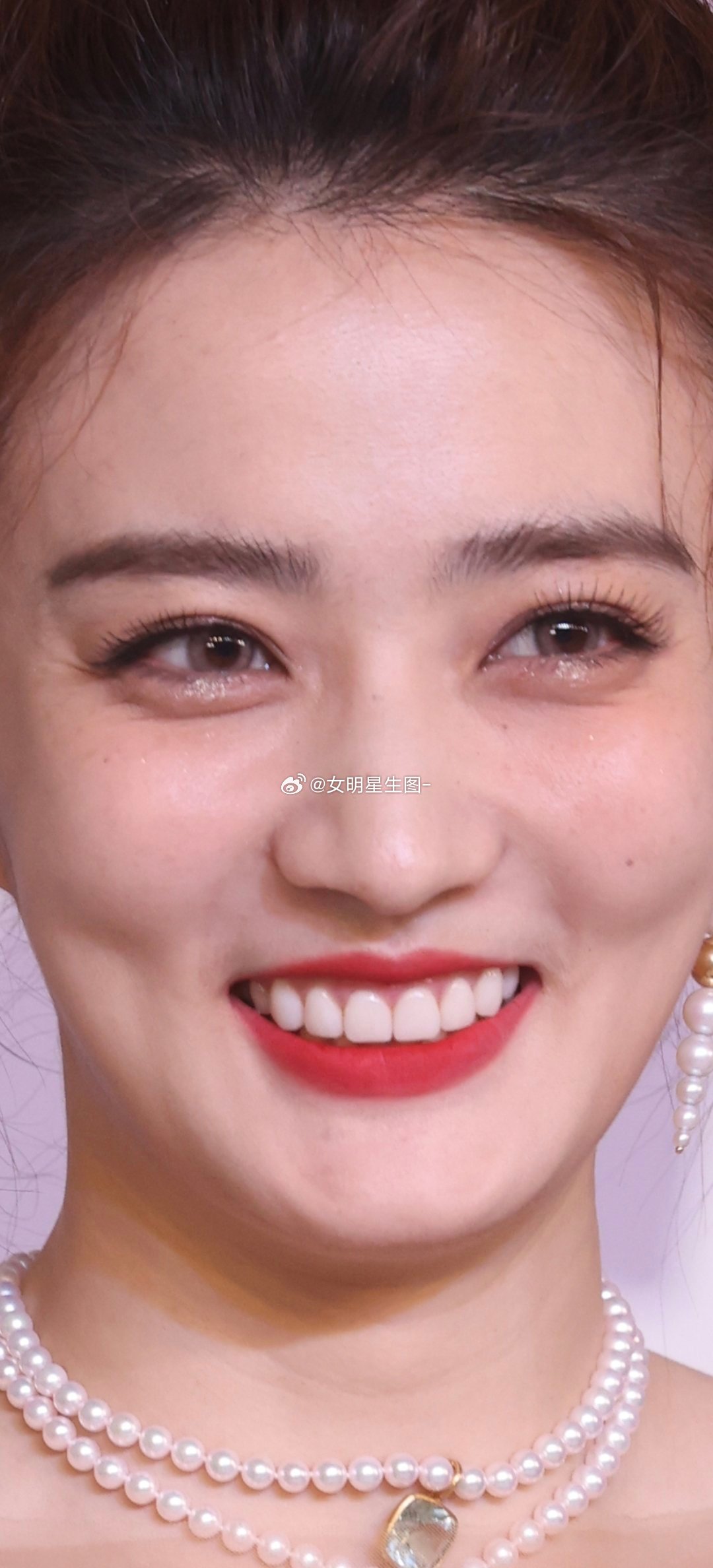 生图.438 徐璐低胸红唇超清晰特写695P ​​​