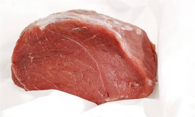河北馆陶一熟牛肉摊主为了颜色红亮超量加添加剂近十倍？后续来了：判六个月、赔十倍价