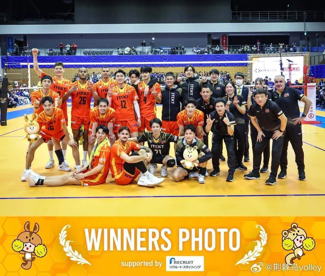 【日超男排】德法尔科狂砍30分（49扣23中4失，6拦1发），助力捷太格特3-2