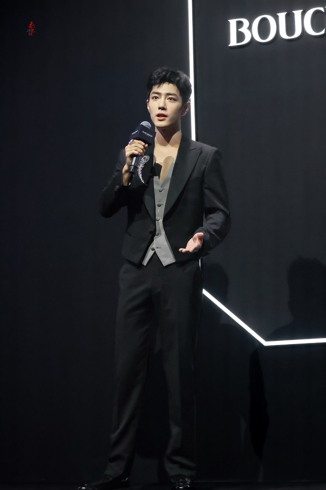 #肖战[超话]#  一路走来 堆起了粉丝漫山遍野的喜欢#肖战# ​​​