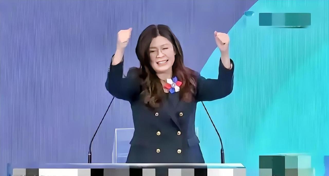 郑丽文发言引发岛内热议摘要
 
2025年11月1日，国民党副主席郑丽文发表“中