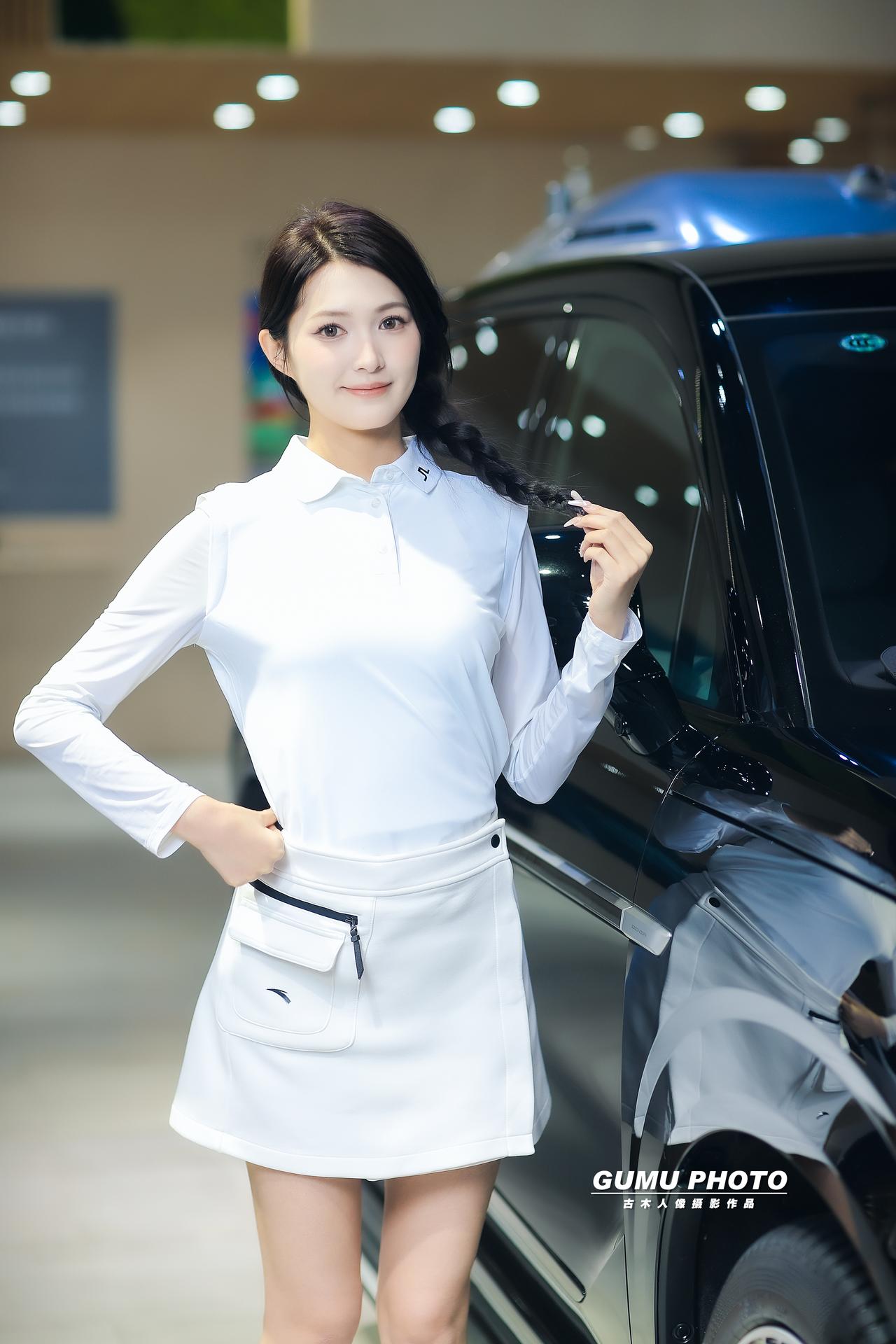 2025贵阳汽车文化节腾势展台模特小姐姐