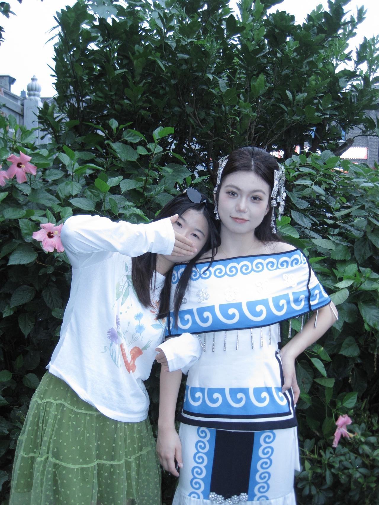 古镇随手拍汉服物质文化传承 老祖宗最顶级的审美在汉服 打卡少数民族风情穿搭 民族