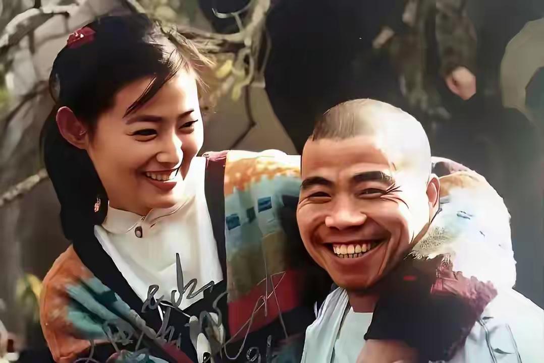 大家都说戏里西门庆那一个窝心脚差点把武大郎踢死，戏外宋文华却直言：“其实我是练家