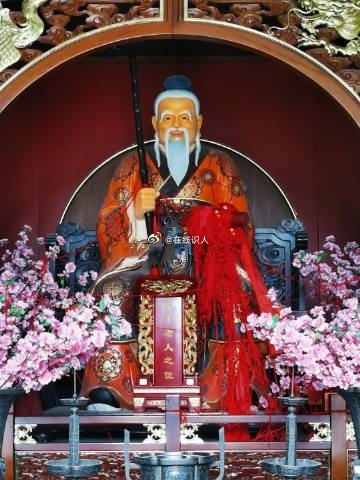 婚姻之路,就该风雨同舟, 悲喜共担，向菩萨祈愿，愿大家都能幸福绵长。 