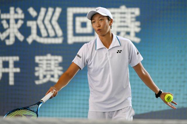 尤晓迪6-4,6-7,6-4兰谢列
拿下W100六安冠军
收获100分
这是她个