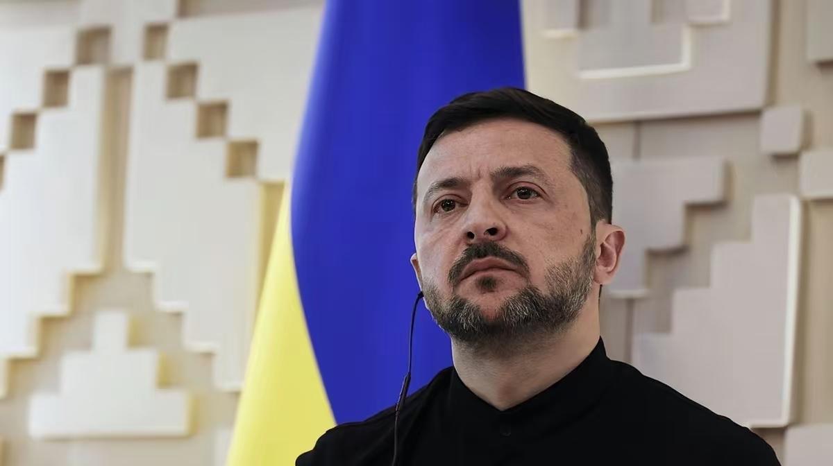 乌军撤退令终下达，可惜红军城数千人已陷绝境

近日，俄乌战场红军城成焦点，俄军切