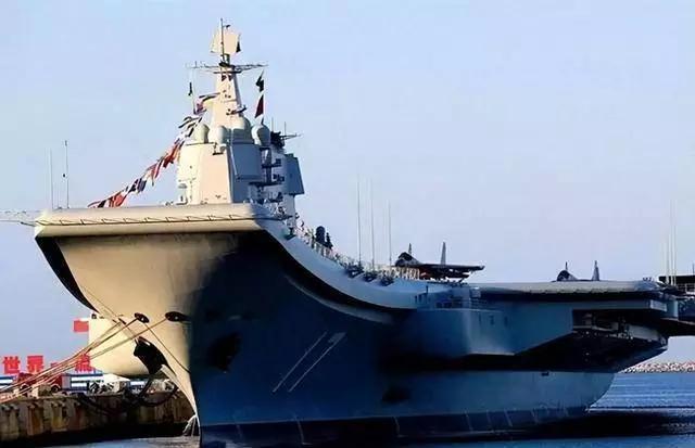 西方质疑山东舰钢材质量有问题，说它总不出海是因为钢材不达标，2017年山东舰下水