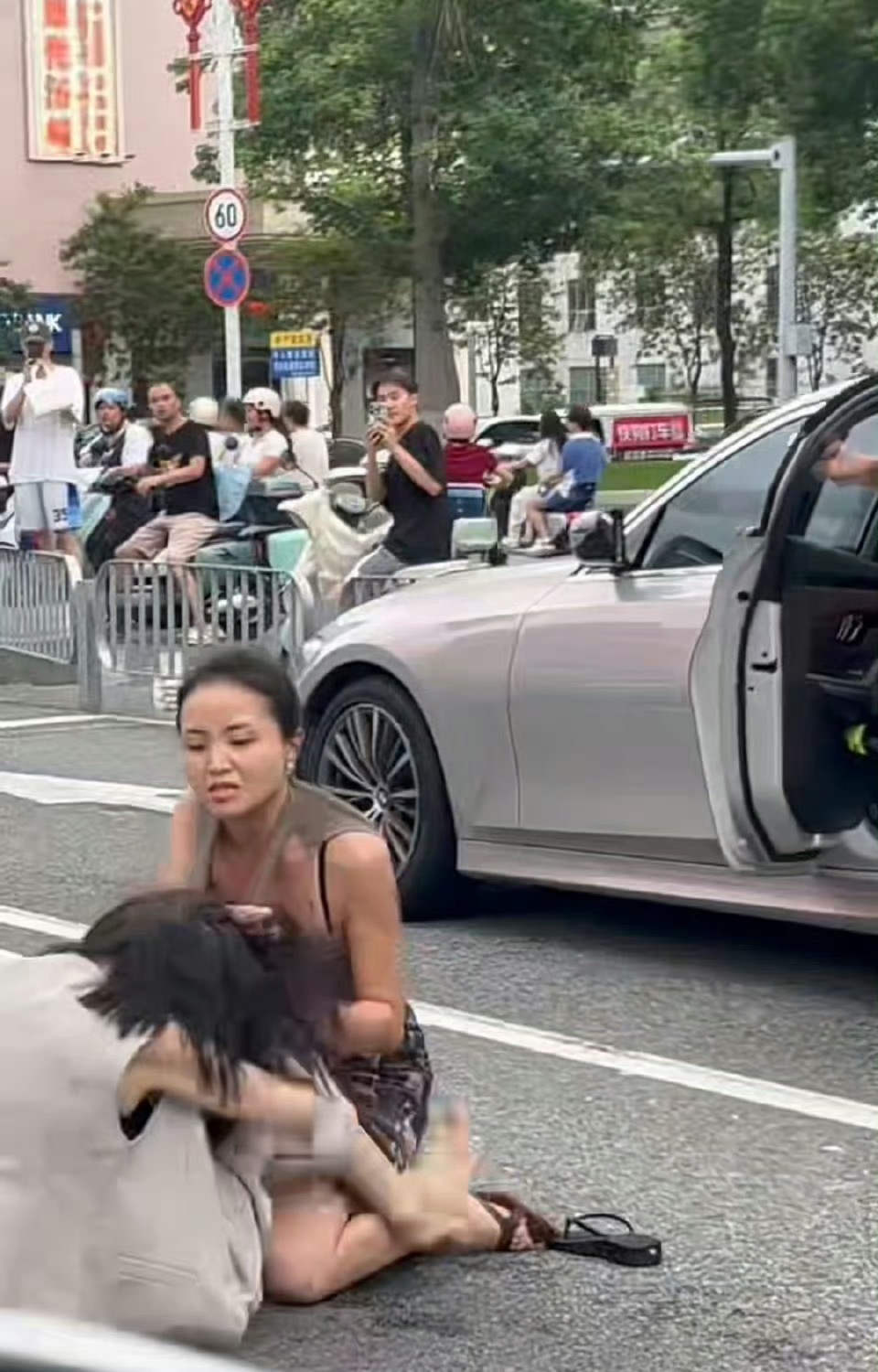 都不是小孩了，怎么还这么冲动…