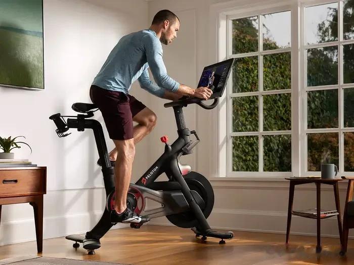 健身的人请注意：Peloton 用户被建议立即停止骑行约 220 万辆健身自行车