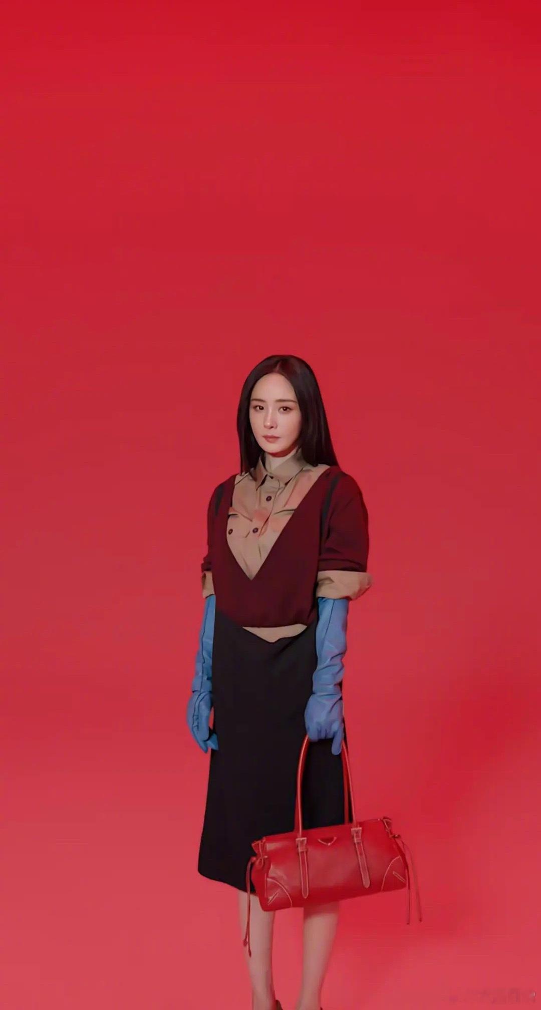 杨幂、柳智敏同一套Prada造型 