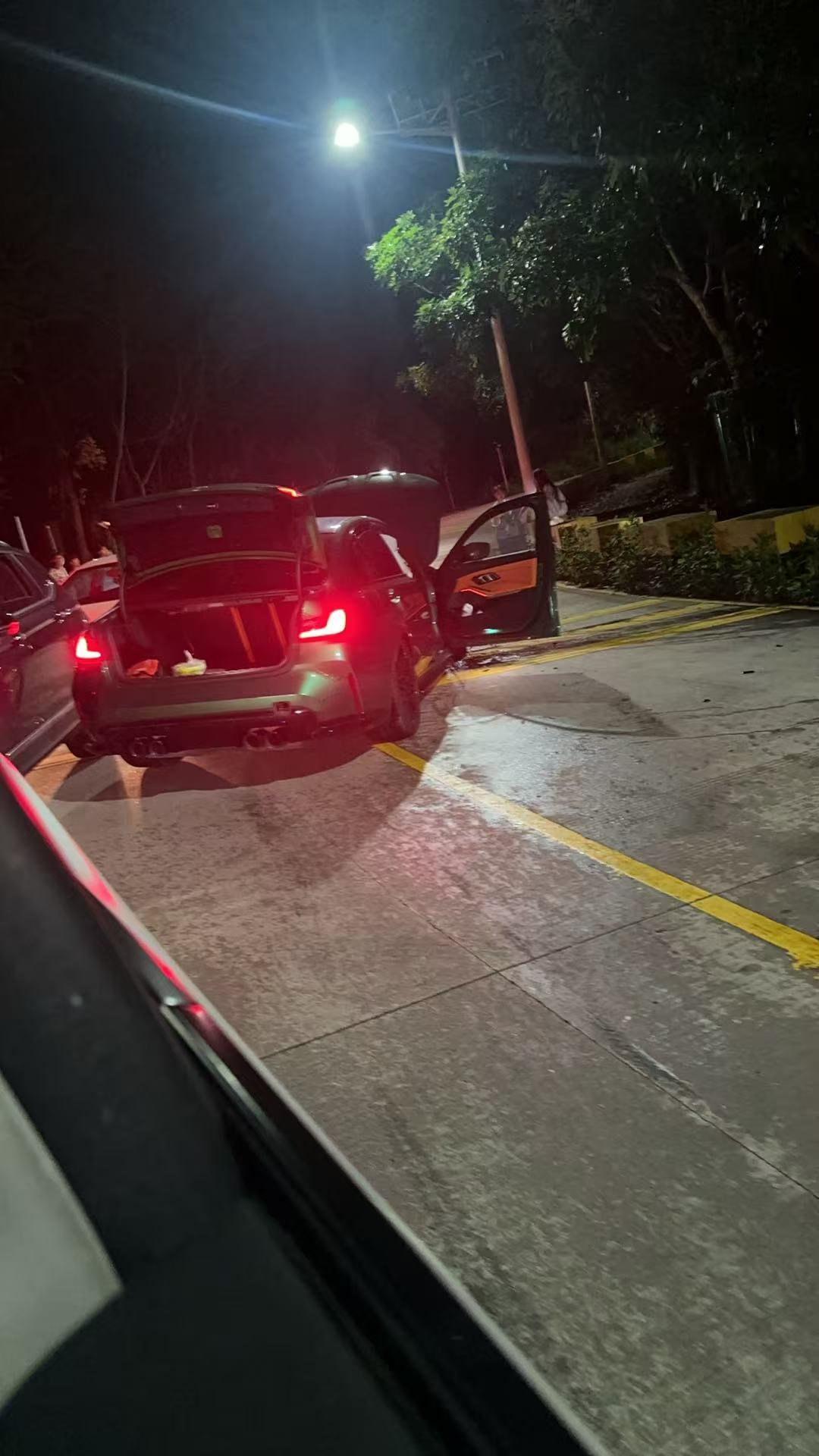 omg，一台BMW M-power,陨落在三洲田[衰]跑山有风险，千万不要挑战极