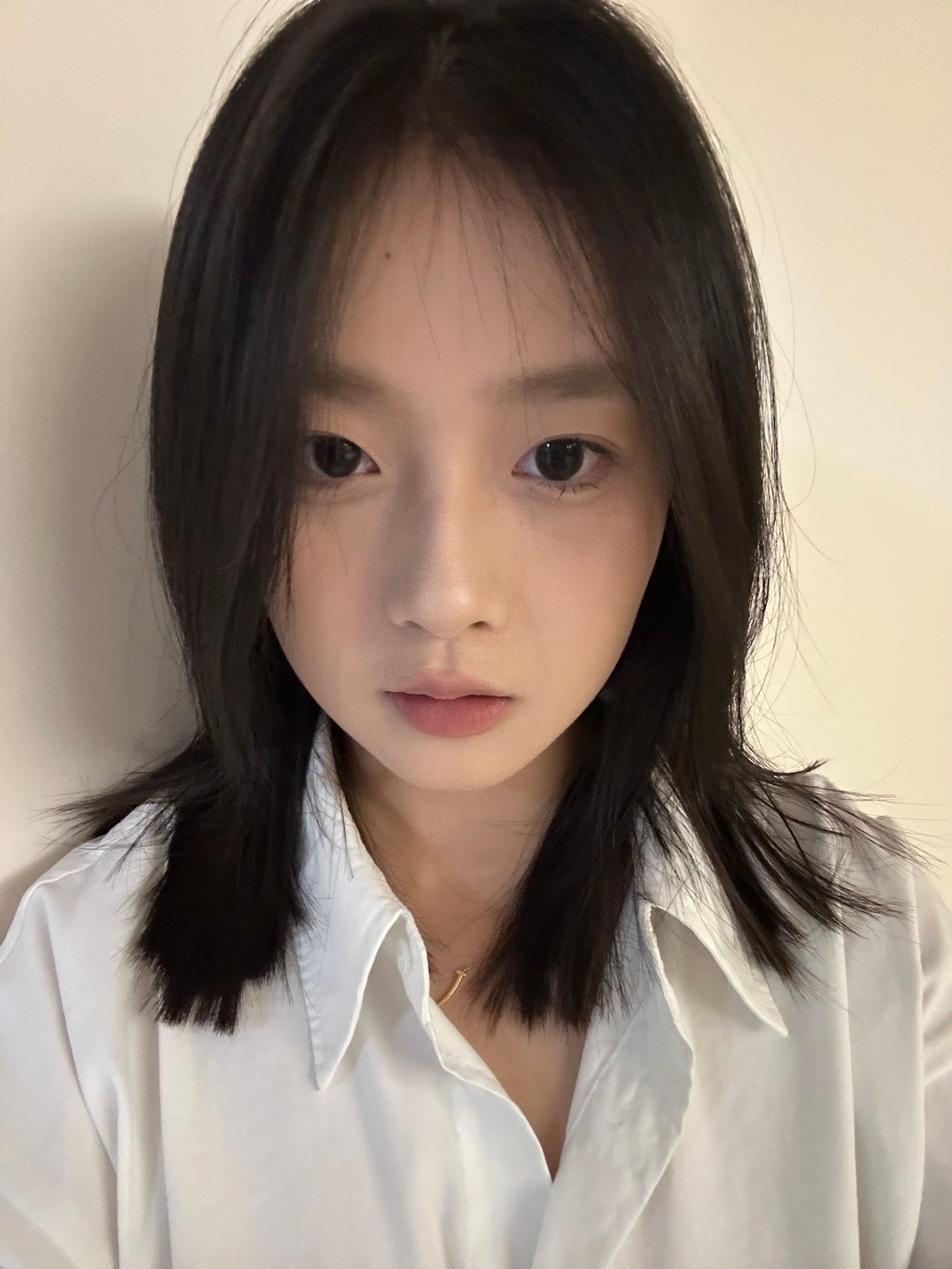 正面看还可以 背面像狗啃明天我就去理发店修剪完太爽了 想剪特别特别久了[春游家族