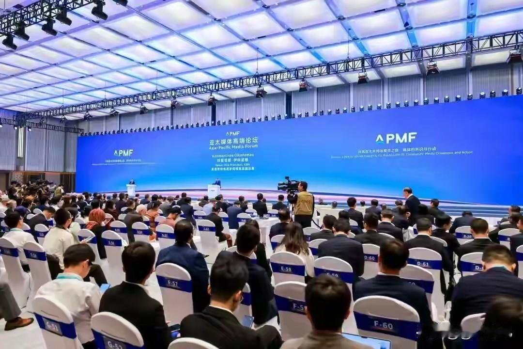 9月初的深圳，干了一件挺不寻常的事儿。倒不是说又盖了多少高楼、出了什么新技术，而