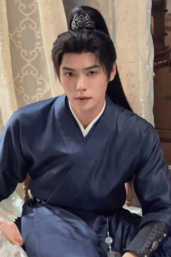 代拍曾说肖宇梁原声震撼能亲身上阵拍打戏，三年55场话剧没白努力！能对角色深刻体悟