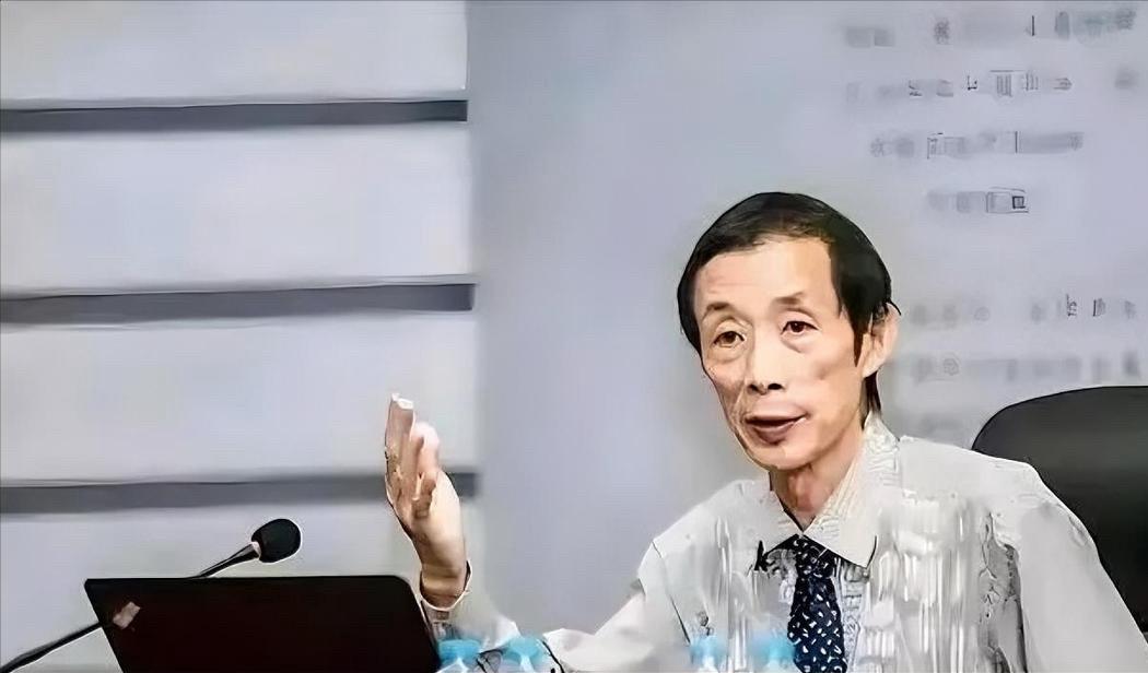 复旦大学教授陈平认为，中国过去40多年，在干部培训和大学教授队伍里，让西方价值观