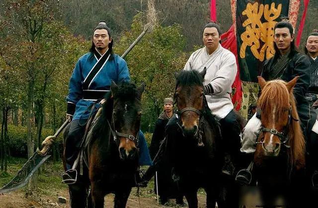 公元621年，窦建德在长安被砍了脑袋。消息传回河北，十万旧部一夜之间作鸟兽散。所