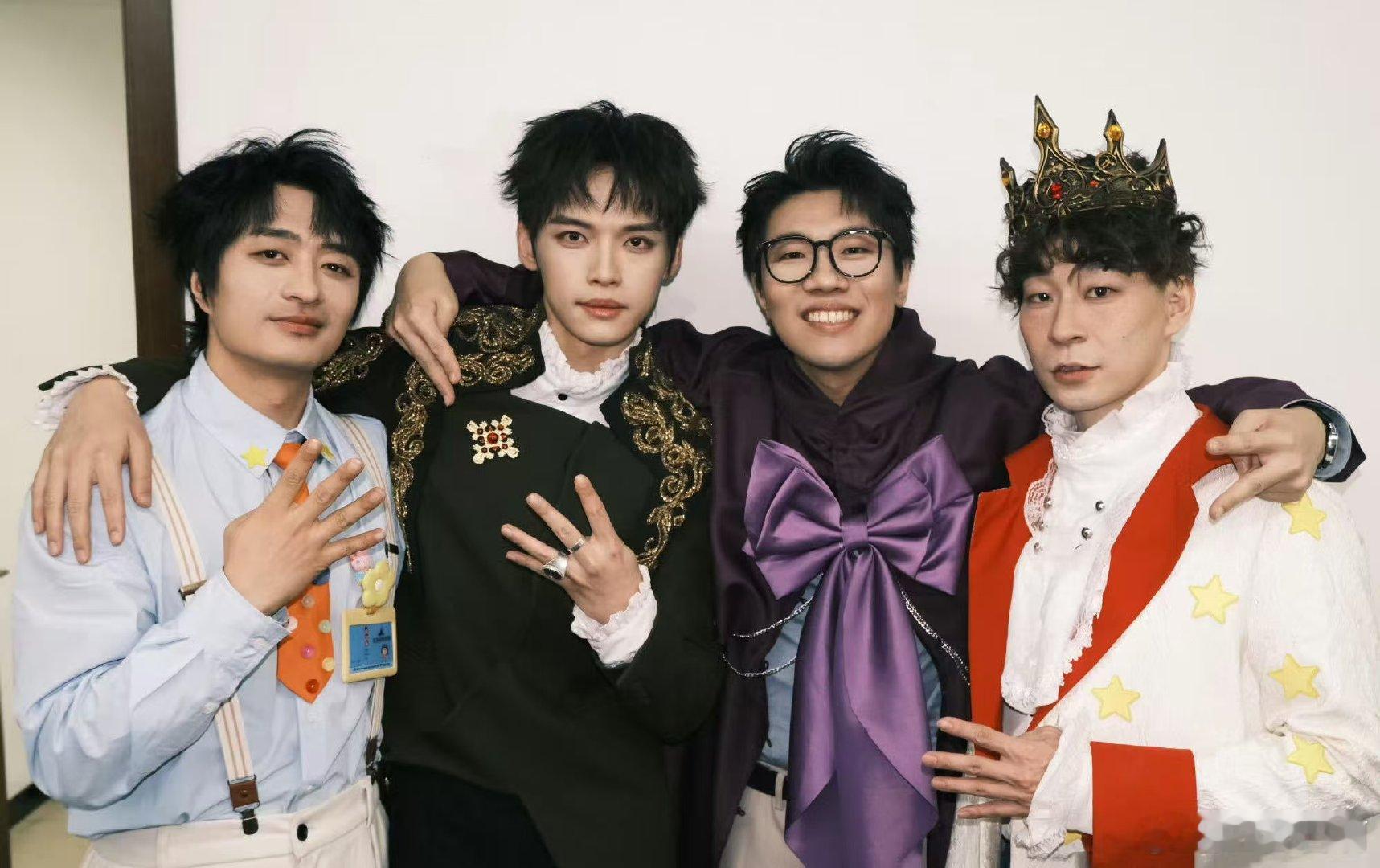 终于知道四士同堂是哪四士了 B站大年初一联欢会 B站大年初一联欢会太懂整活！“四