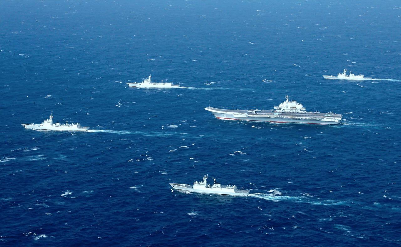 辽宁舰编队现身硫磺岛海域，日本忙着要解释。

近些年，日本在美国的松绑下，以对抗