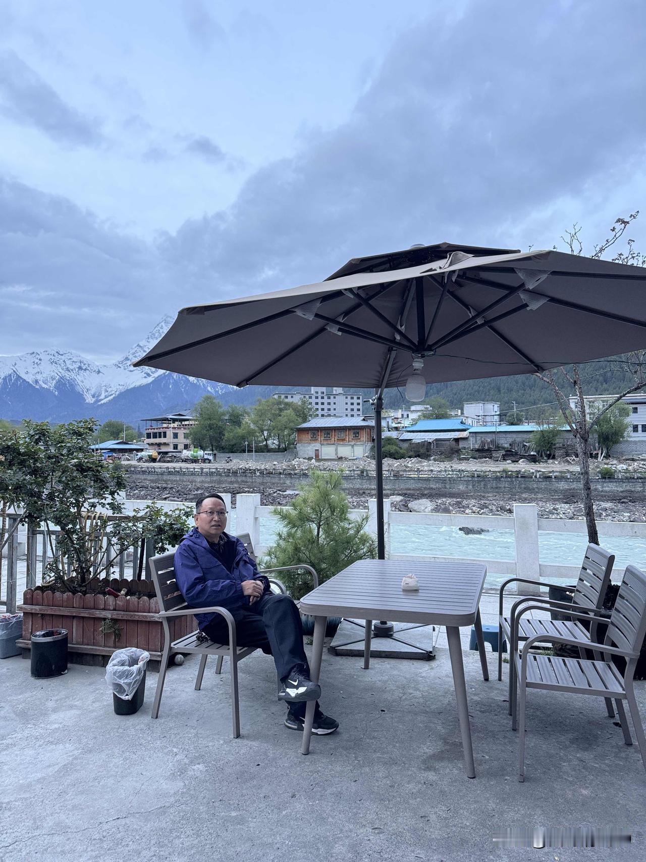 进藏之旅第十天。今天从波密到芒康县如美小镇，总里程506公里，途径然乌湖、八宿县