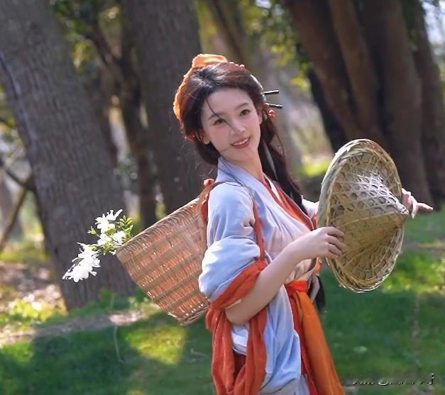 身高与长相完全不符！谁能想到，长着一张可爱甜美脸蛋的陈瑶，身高居然有170，要是