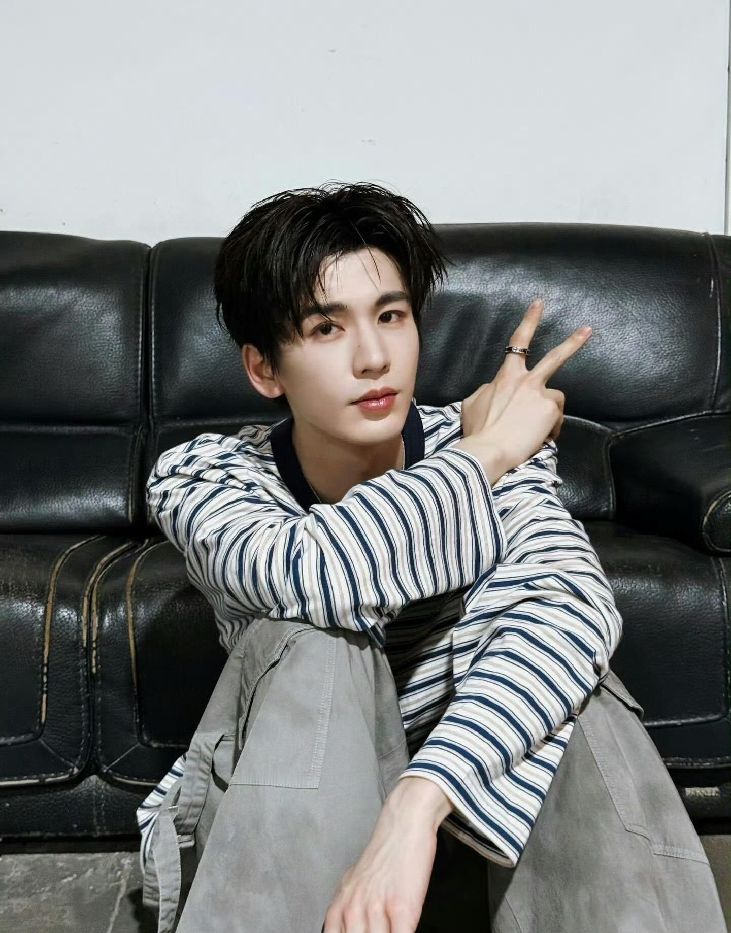 张凌赫最新ins 3小时破60万，他这海外人气什么水平？ 