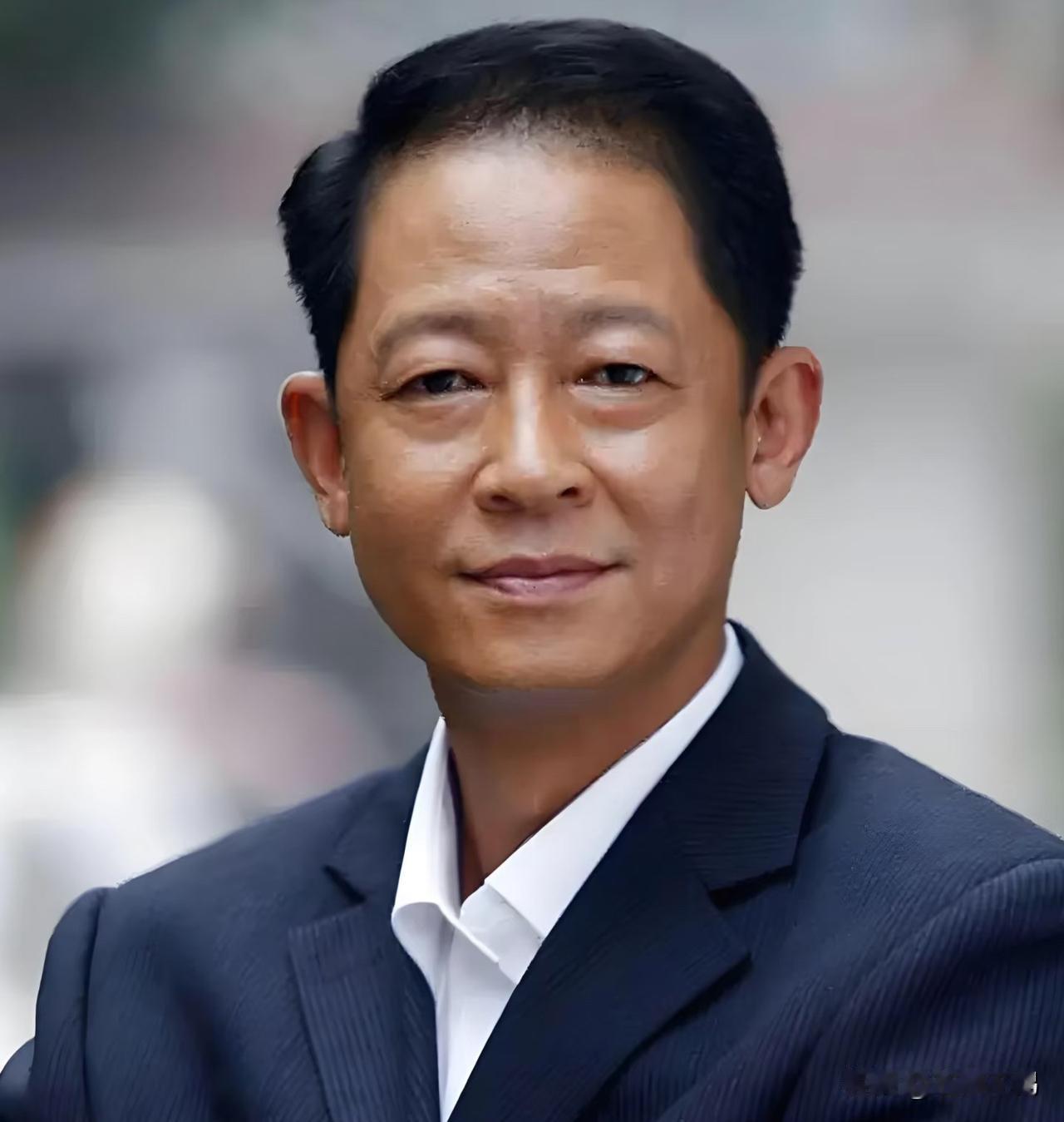 “王志文说：
"我不高攀有钱人，因为我花不到他的钱；我也不低看穷人，因为他不靠我