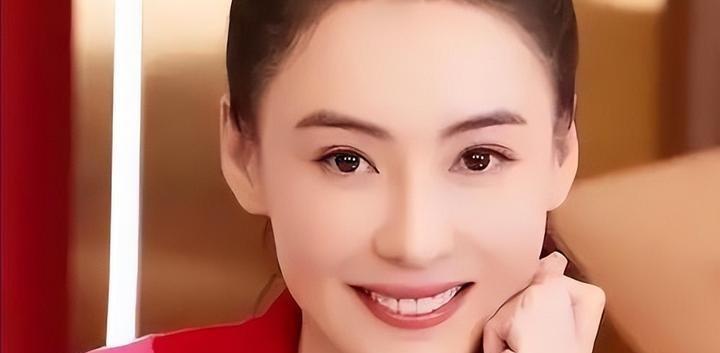 谢贤的离世，让整个港圈沉浸在集体哀悼之中。谢霆锋发出讣告，圈内好友接连发文追思，