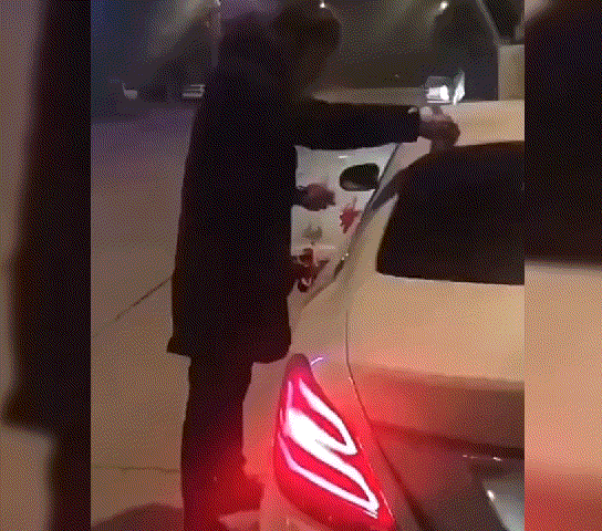 网友:前面的话都是铺垫，最后那句六十大寿才是重点！