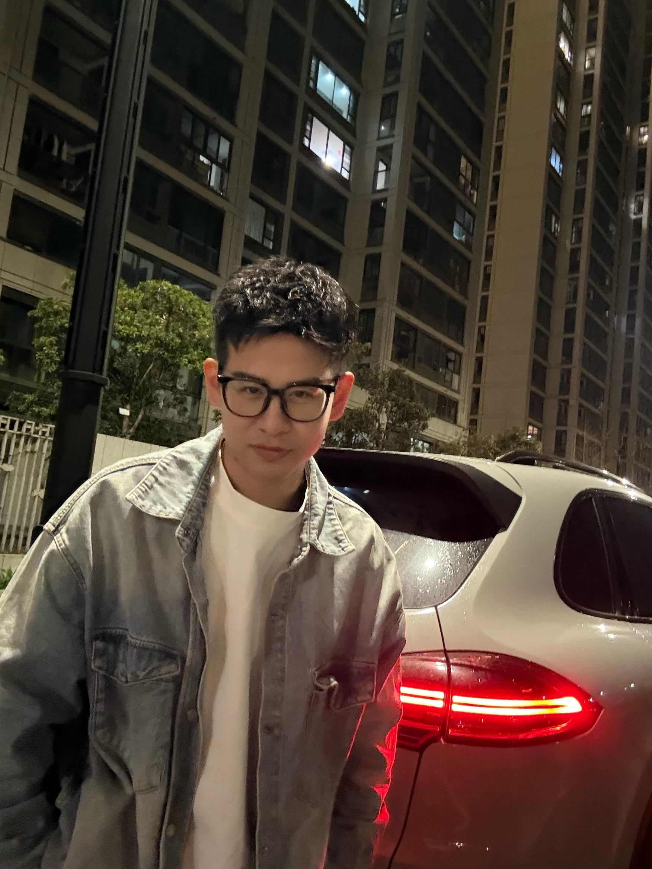 今天再大的事 到了明天都是小事 到了明年就是故事