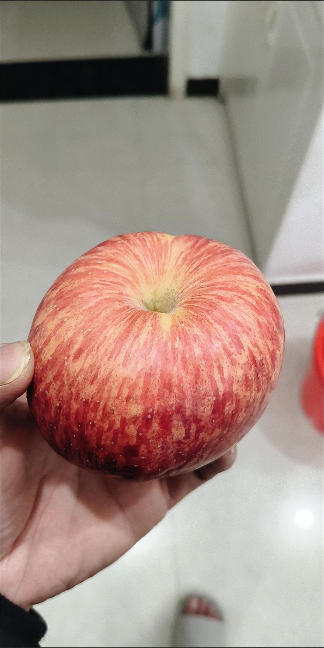 给自己一句话，你会说什么? 对自己说：别再把“我没事”挂嘴边啦！白天在人前强撑，
