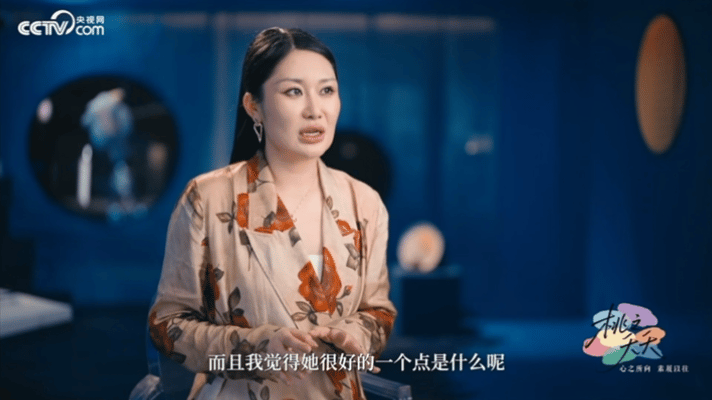 陈妍希称不想撕掉任何标签陈妍希在采访中被问到“沈佳宜”“小龙女”“甜美”“少女”