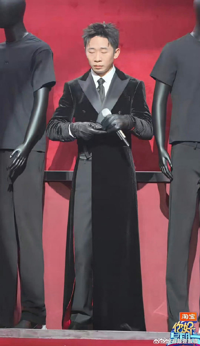 杨迪cha了张凌赫进行曲张凌赫看杨迪复刻跨年走秀reaction你好星期六 这波