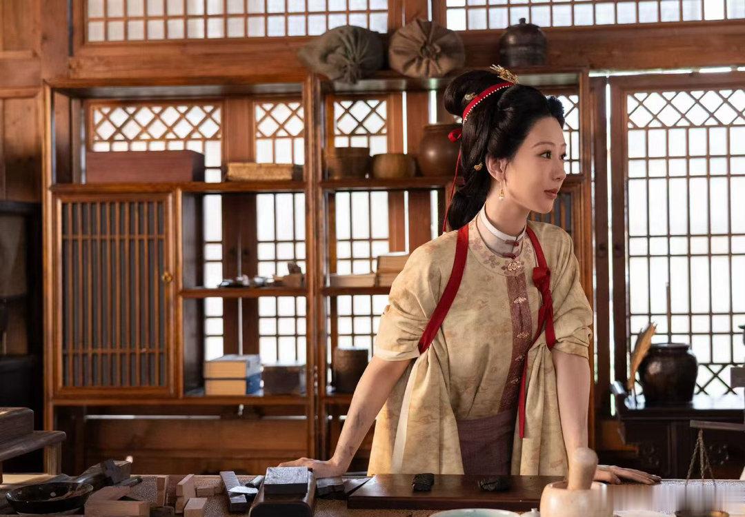 田本昌看杨紫韩东君吻戏不舒服了家业 田本昌你是懂怎么让观众开心的。自己不舒服，我