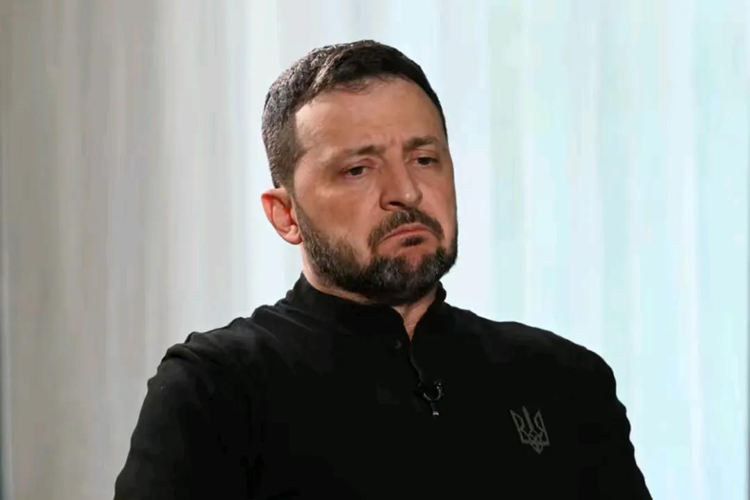 泽连斯基有两个“死穴”被特朗普轻松拿捏，必须乖乖听话。

第一死穴，特朗普上台后