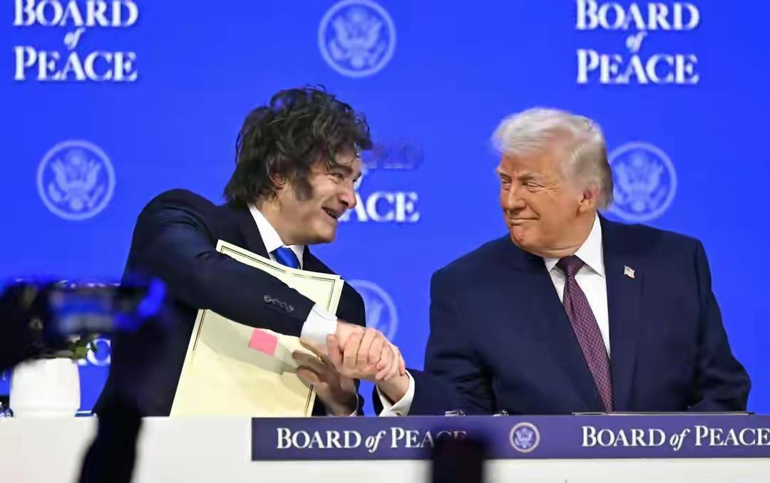 美国总统特朗普向阿根廷总统米莱发出了错误信息，激发了米莱夺回马尔维纳斯群岛的信心