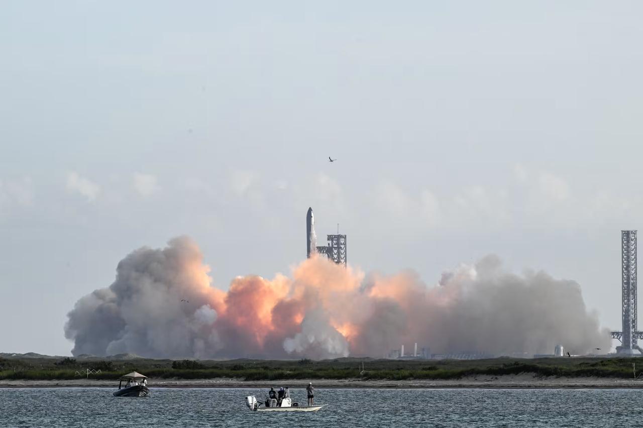 SpaceX的价值可能超过特斯拉的一半，是中国同行市值的600倍。

埃隆·马斯