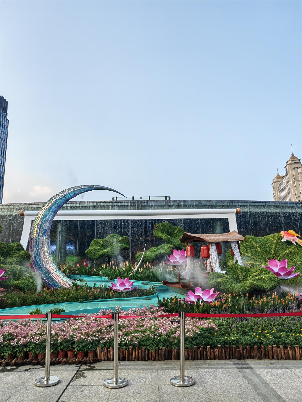 今天去ICC环贸中心看了场电影，这ICC我以前从未进去过，那里的音响效果和环境着