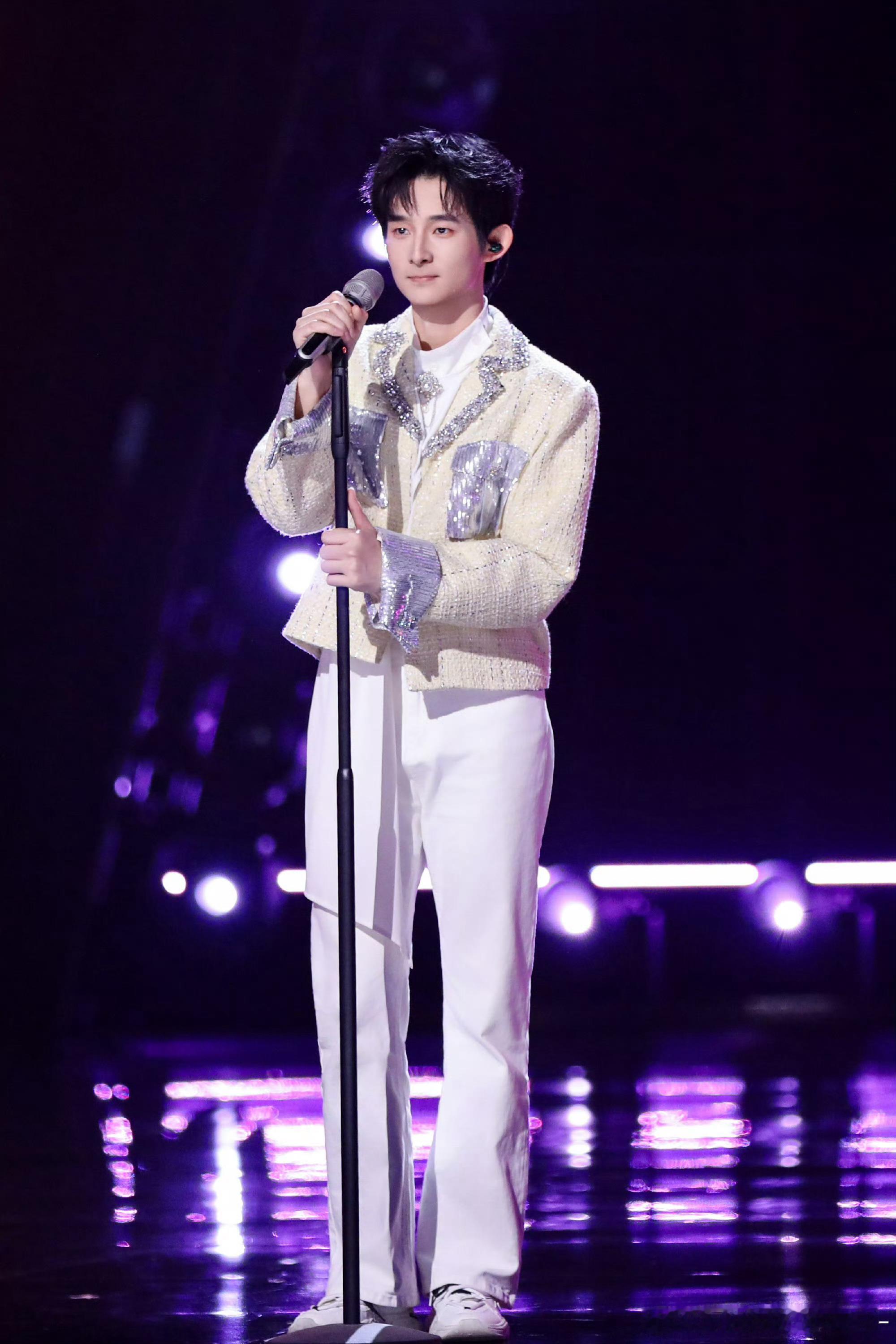 危晋宇声鸣远扬全国三强恭喜危晋宇进入全国三强，进入总决赛冠军之战！期待后续的舞台