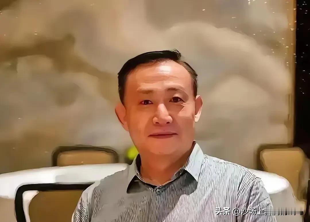 卢麒元再次开火，这次瞄准了“十五五”规划中若隐若现的华盛顿共识幽灵。他尖锐地指出